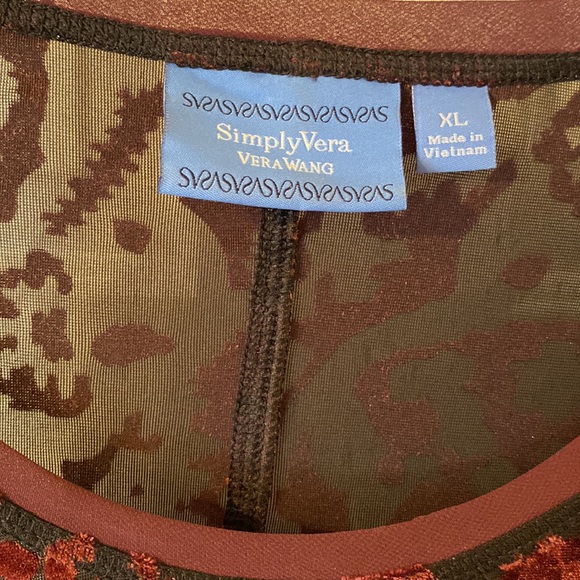 Women’s Simply Vera velvet burnout top - Picture 2 of 2